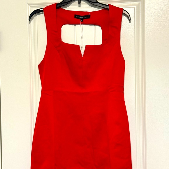 Beautiful red dress great for the office or a night out. - Picture 1 of 4